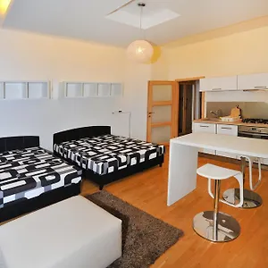 Elišky Krásnohorské Appartement