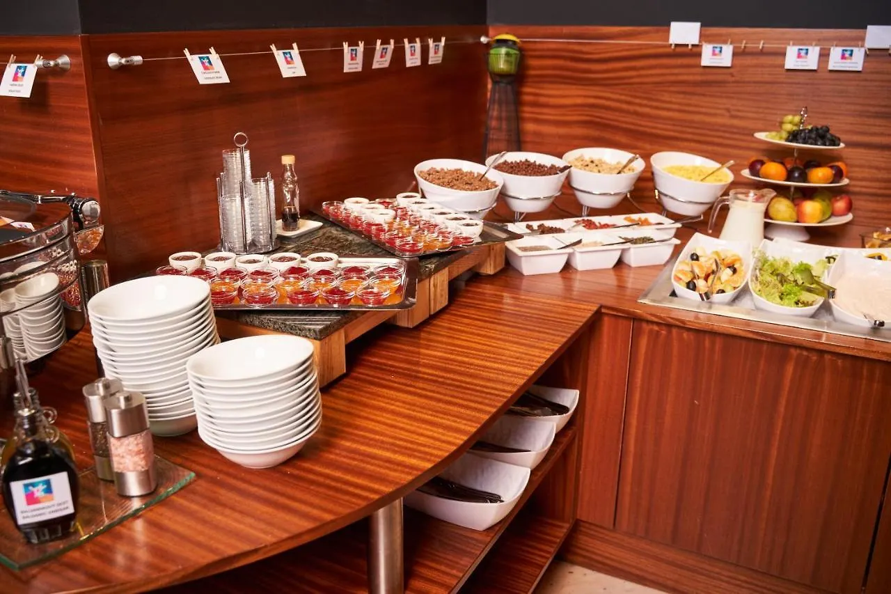 Jalta Boutique Hotel Praga 5*,